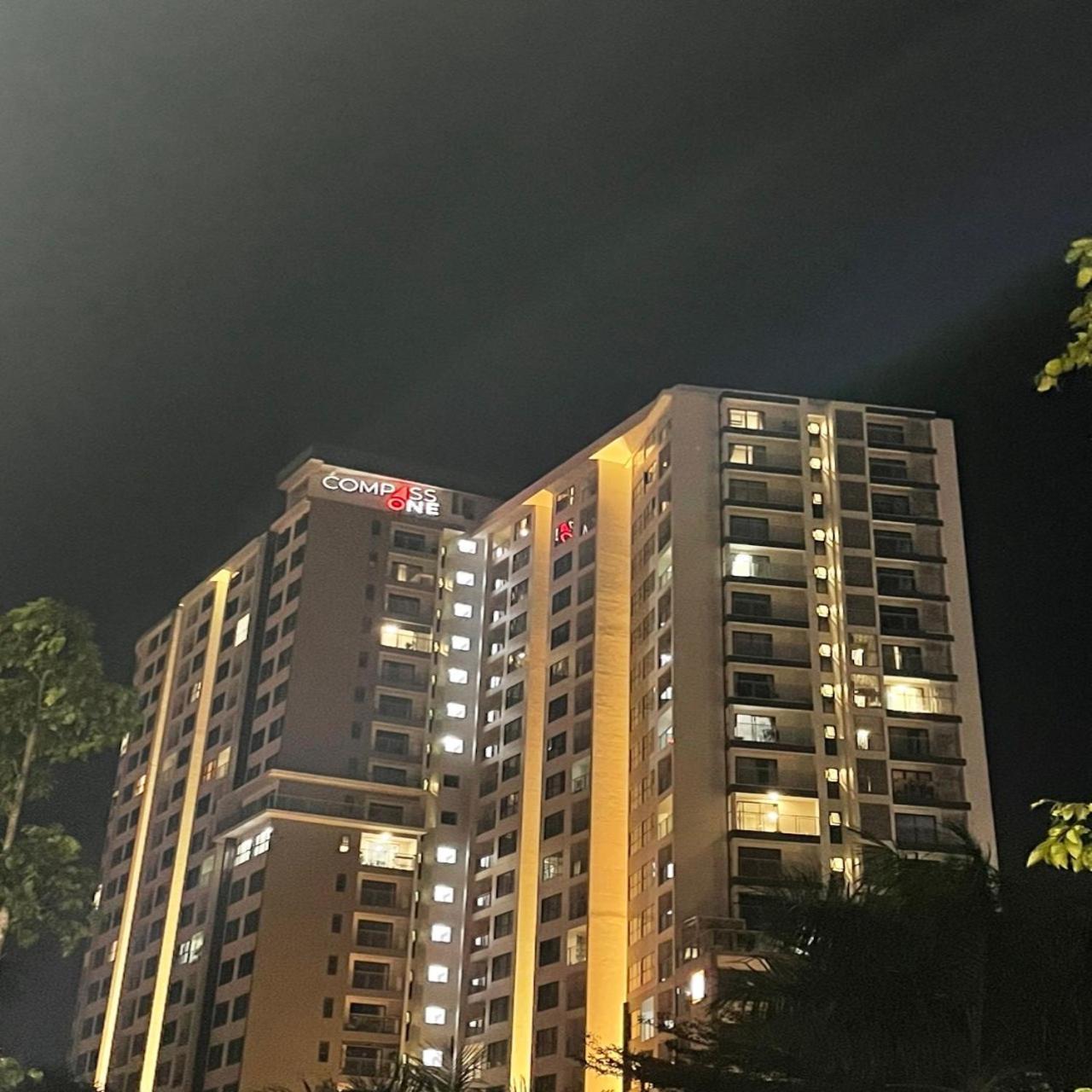 Compass One Building - Luxury Apartments Ap Phu Tho Luaran gambar